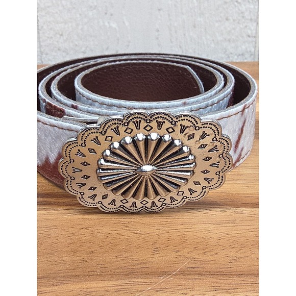 Womens Western Cowhide Brown & White Belt Push Close 42" Cowgirl Rodeo - Picture 2 of 5